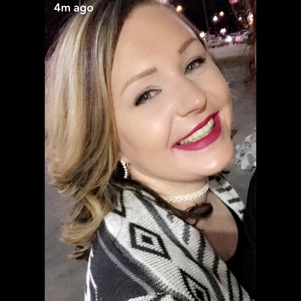 Meet your Posher, Halie