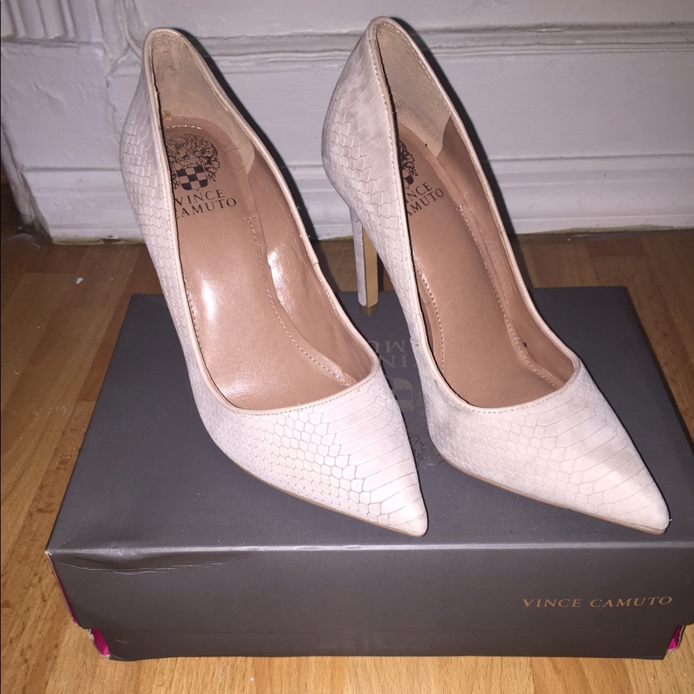 Vince camuto VC Westin Heels 7.5M