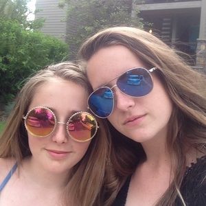 Meet your Posher, Rosy