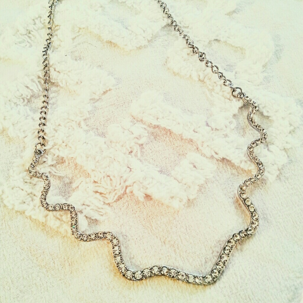 Silver Scalloped Necklace