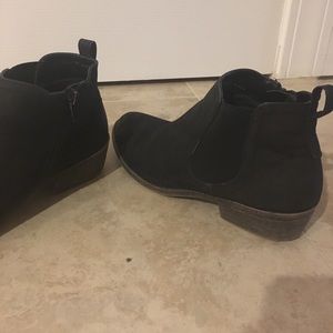 Black Chelsea boots
