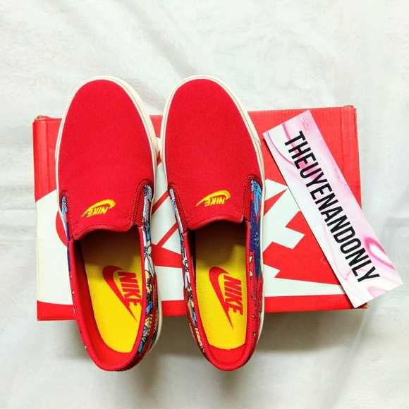 🌷FINAL PRICE🌷 NWOB NIKE Slip On sz 10 runs small - Picture 2 of 7