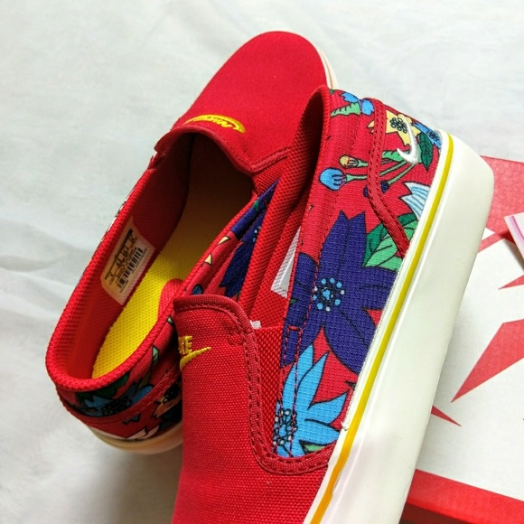 🌷FINAL PRICE🌷 NWOB NIKE Slip On sz 10 runs small - Picture 3 of 7