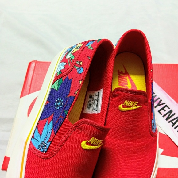 🌷FINAL PRICE🌷 NWOB NIKE Slip On sz 10 runs small - Picture 4 of 7