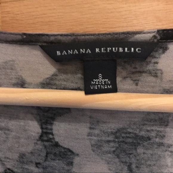 Banana Republic Top - Last Chance! - Picture 2 of 3