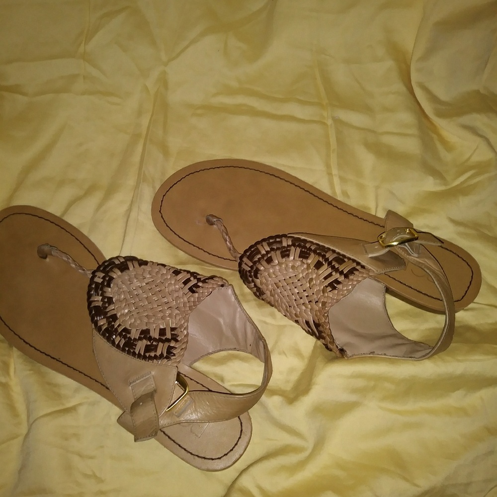 *Gently used* BCBG Sandals sz 8.5