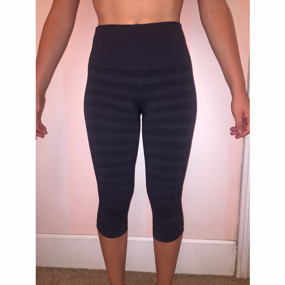 LULULEMON CROPS