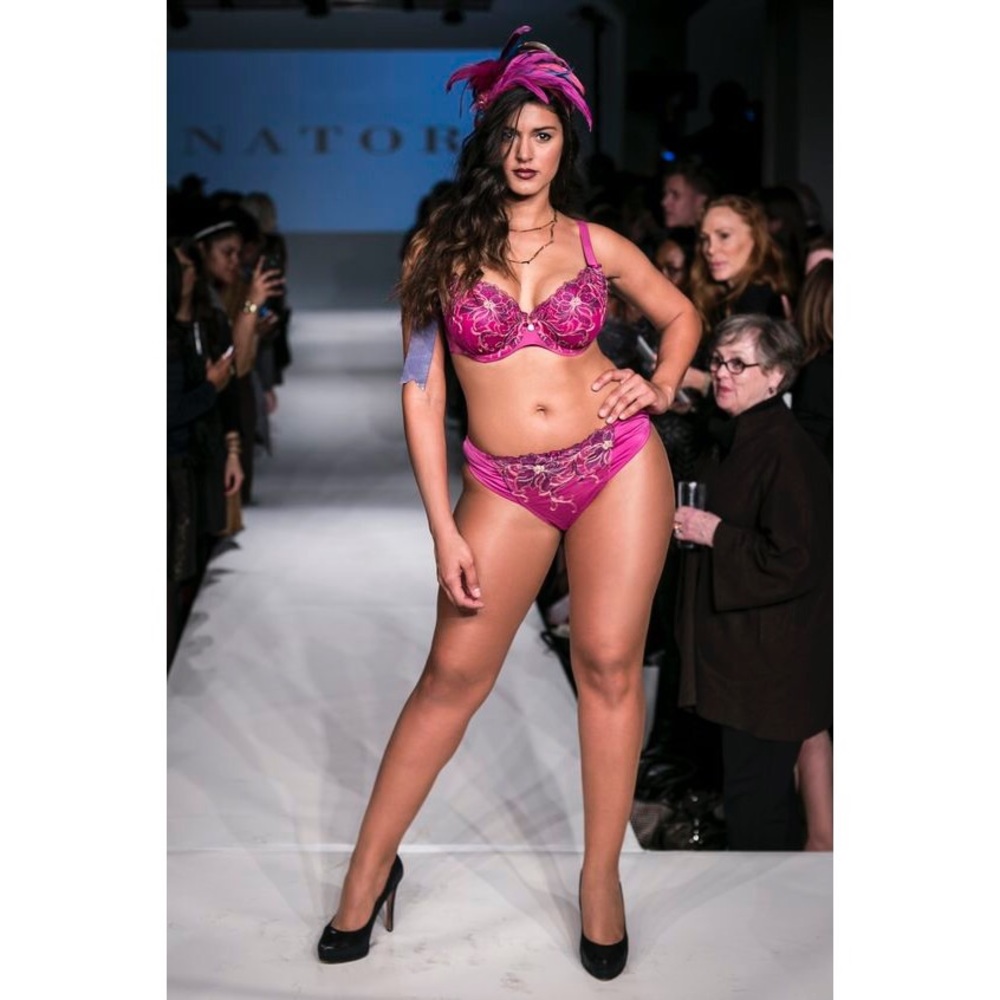 CURVY COUTURE Exotic Allure Tanga in Fuchsia 14/16
