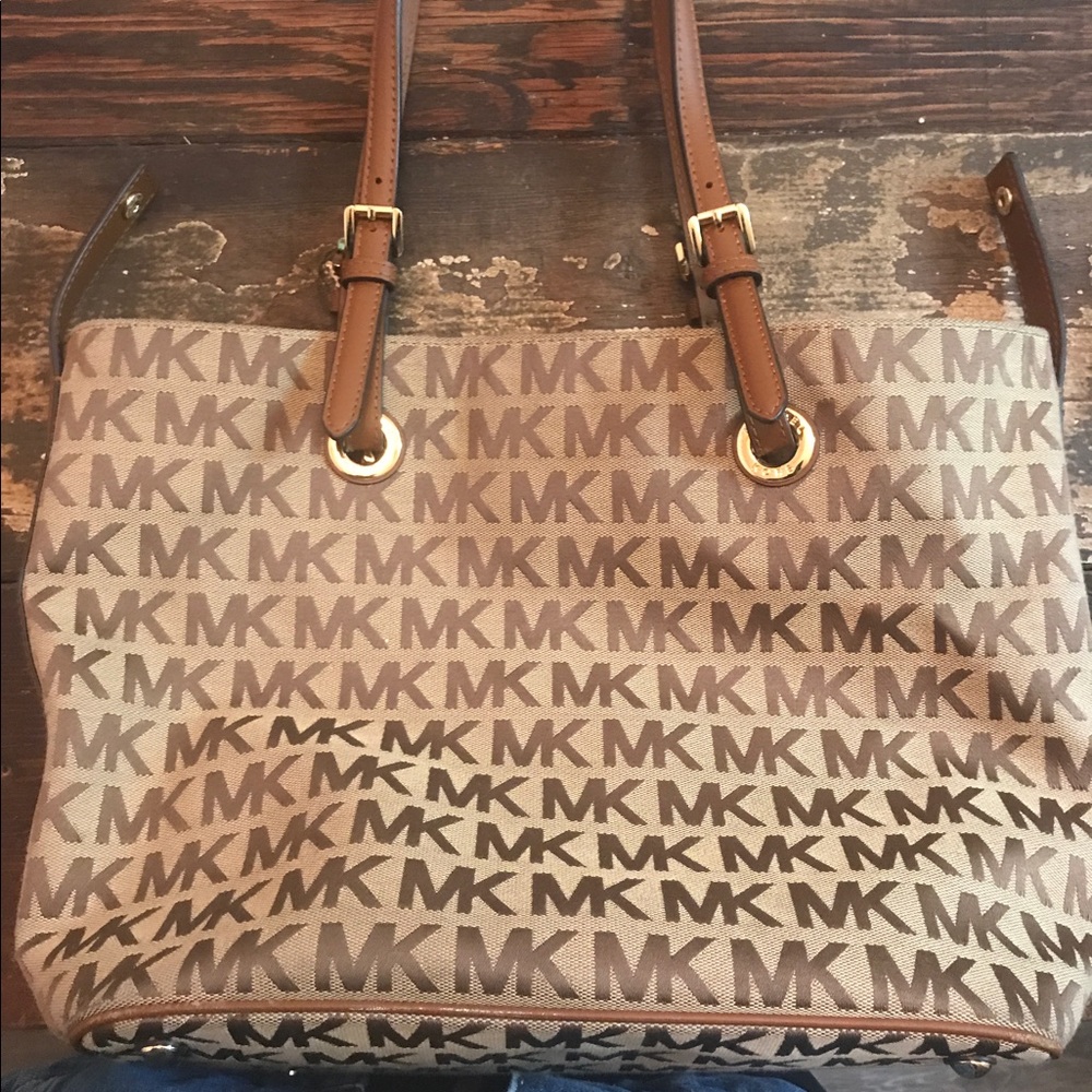 Michael Kors Hand Bag