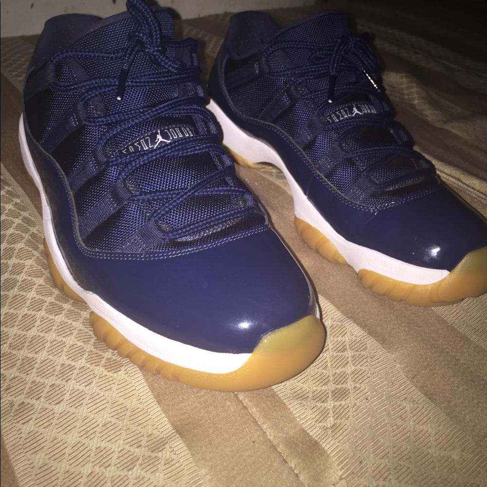 Navy Blue Low Gum 11s