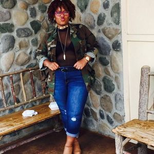 Meet your Posher, Khadijah