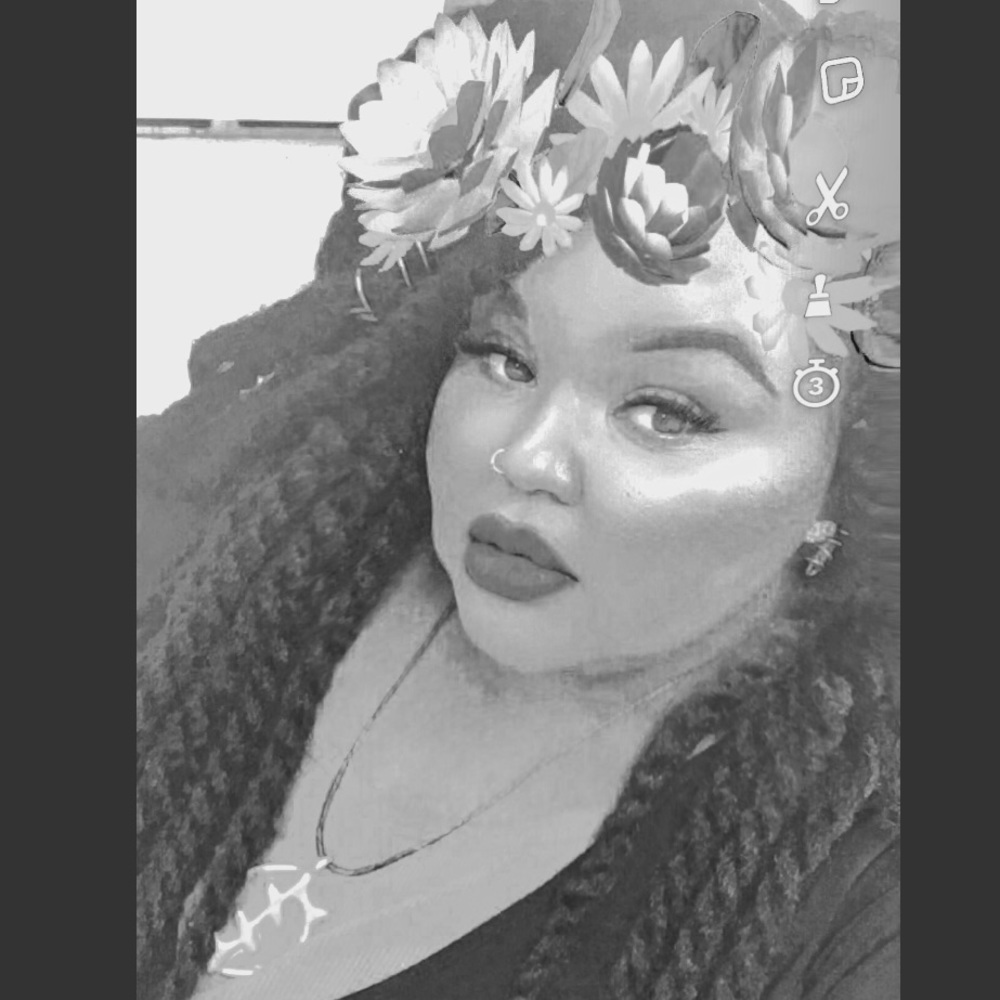 🌻Meet your Posher, Simone Janelle🌻