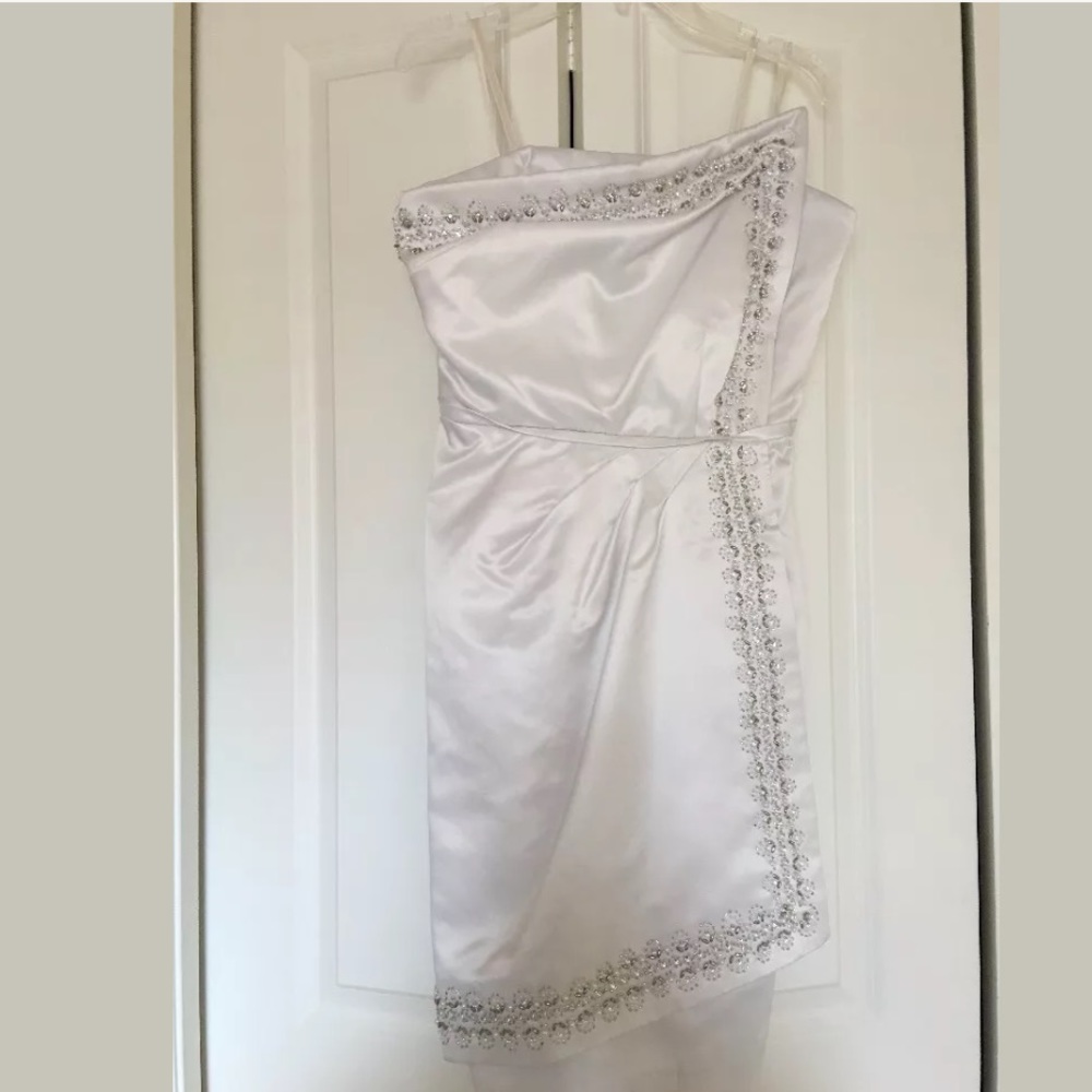NEW ELIZA J IN WHITE ENVELOPE STYLE WITH BEADS SZ6