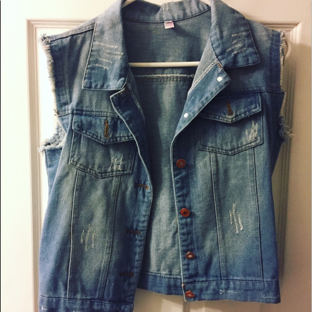 Super cute jean vest!