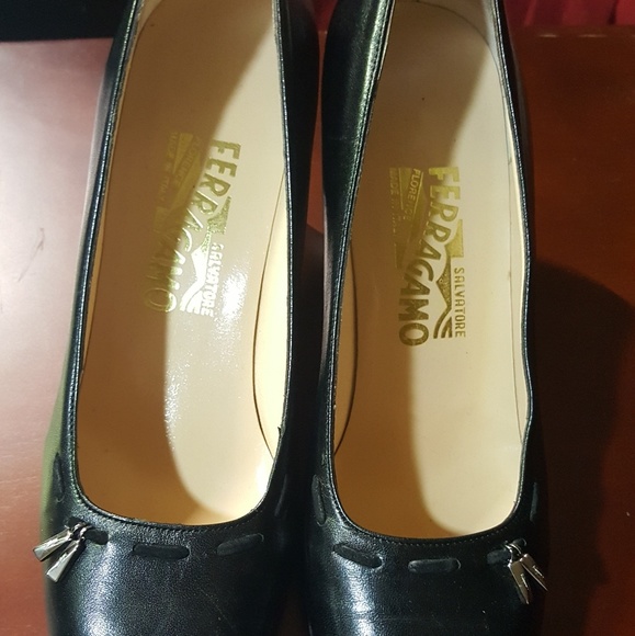 Salvatore Ferragamo heels - Picture 1 of 6