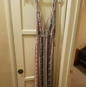 En creme deep-v pant romper