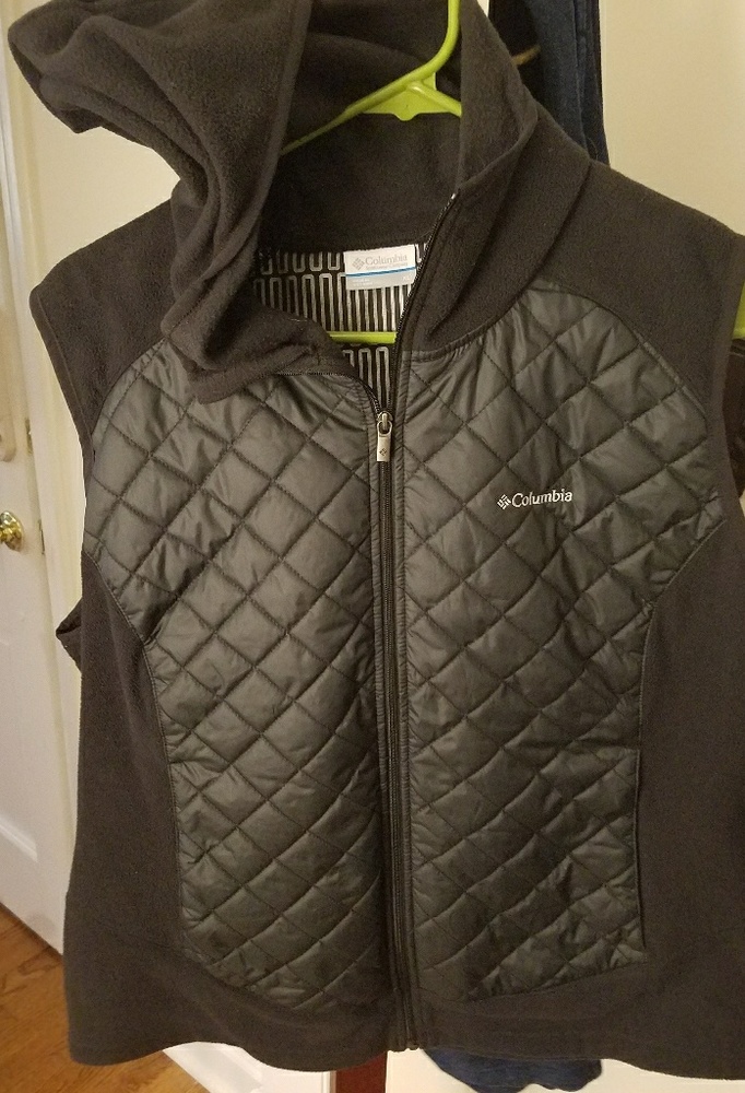 Columbia vest