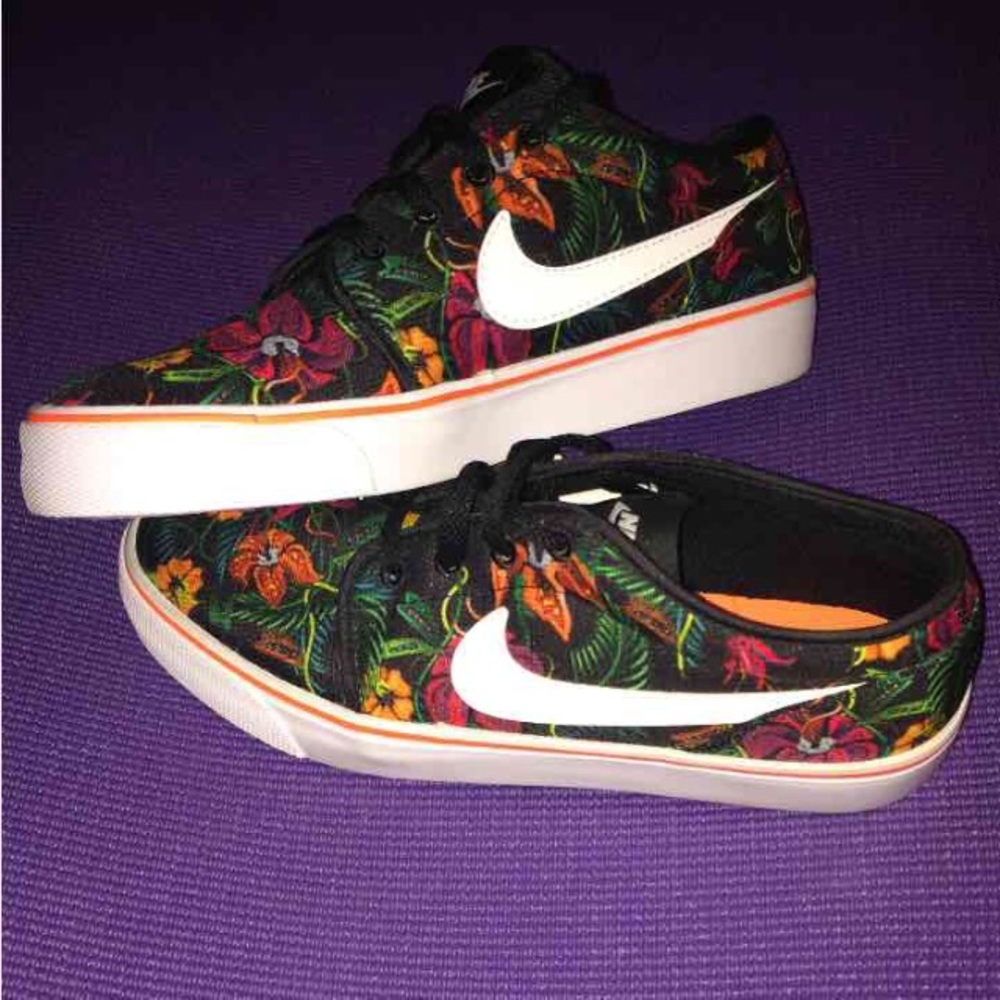 Nike Toki Low Wild Print Skate Shoe