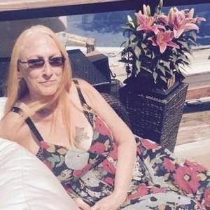 Meet your Posher, Sharon