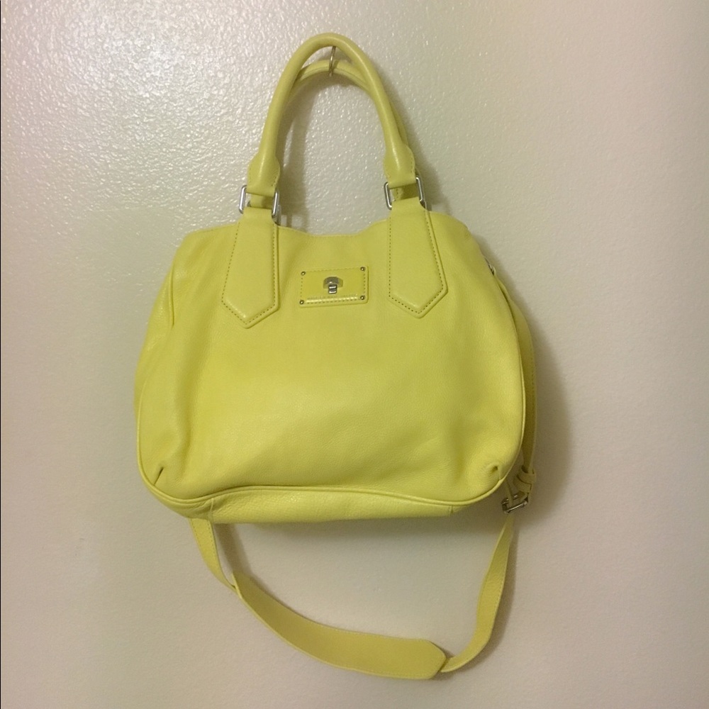 [NEW] Pretty Banana Creme Yellow Handbag 🍌💛