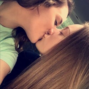 Meet your Posher, Cassandra