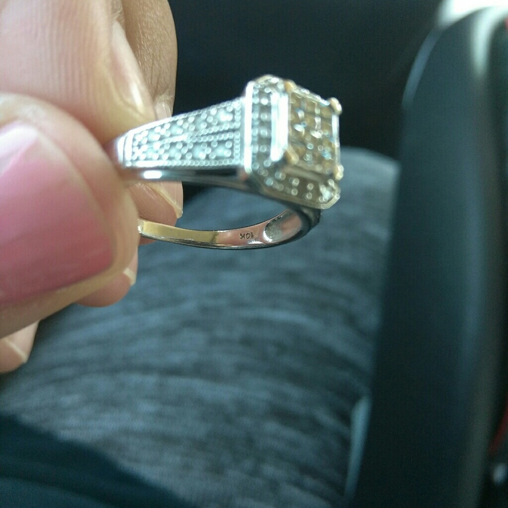 10k white gold real diamond beautiful ring