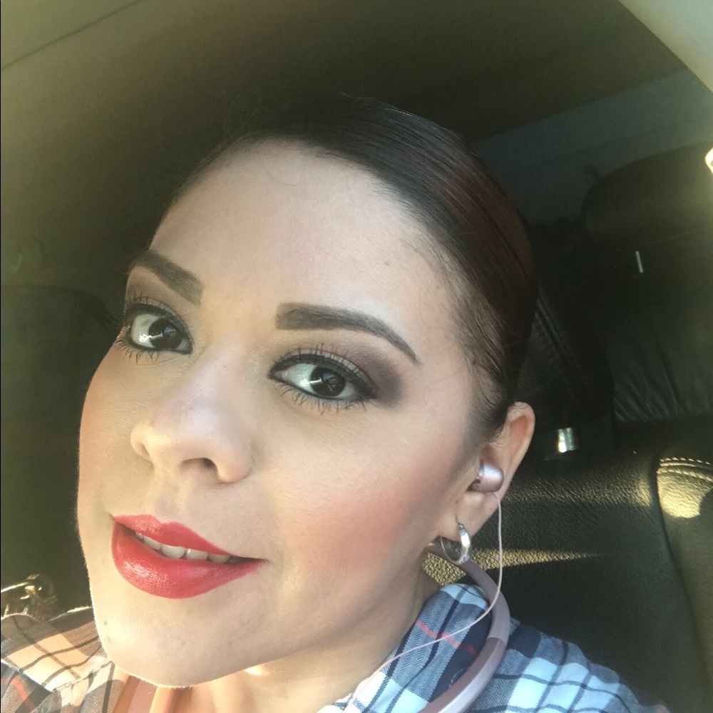 Meet your Posher, Melissa
