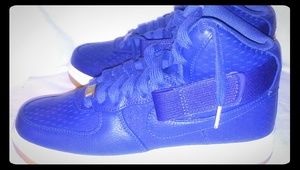 WOMAN'S AIR FORCE 1 HI PRM size 7