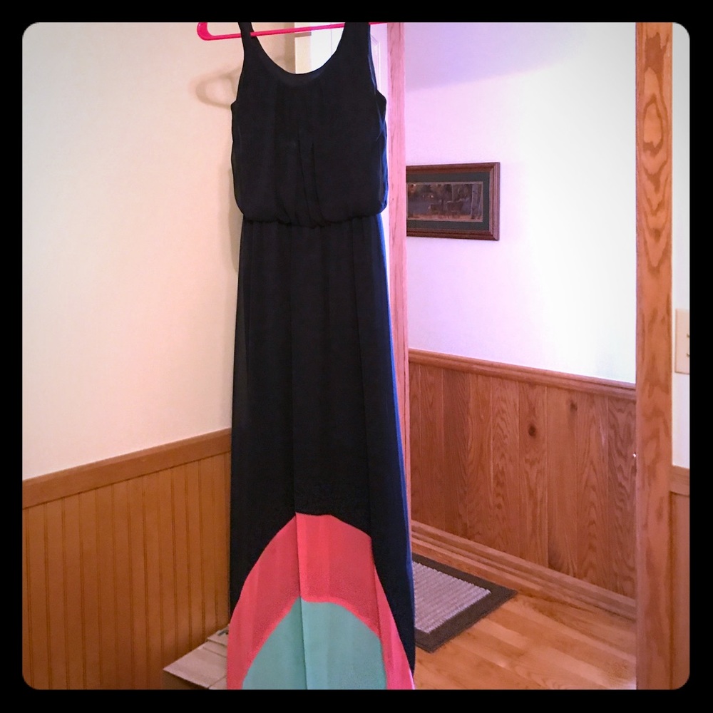 Black and multicolored maxi dress 🌸🌿