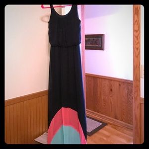 Black and multicolored maxi dress 🌸🌿