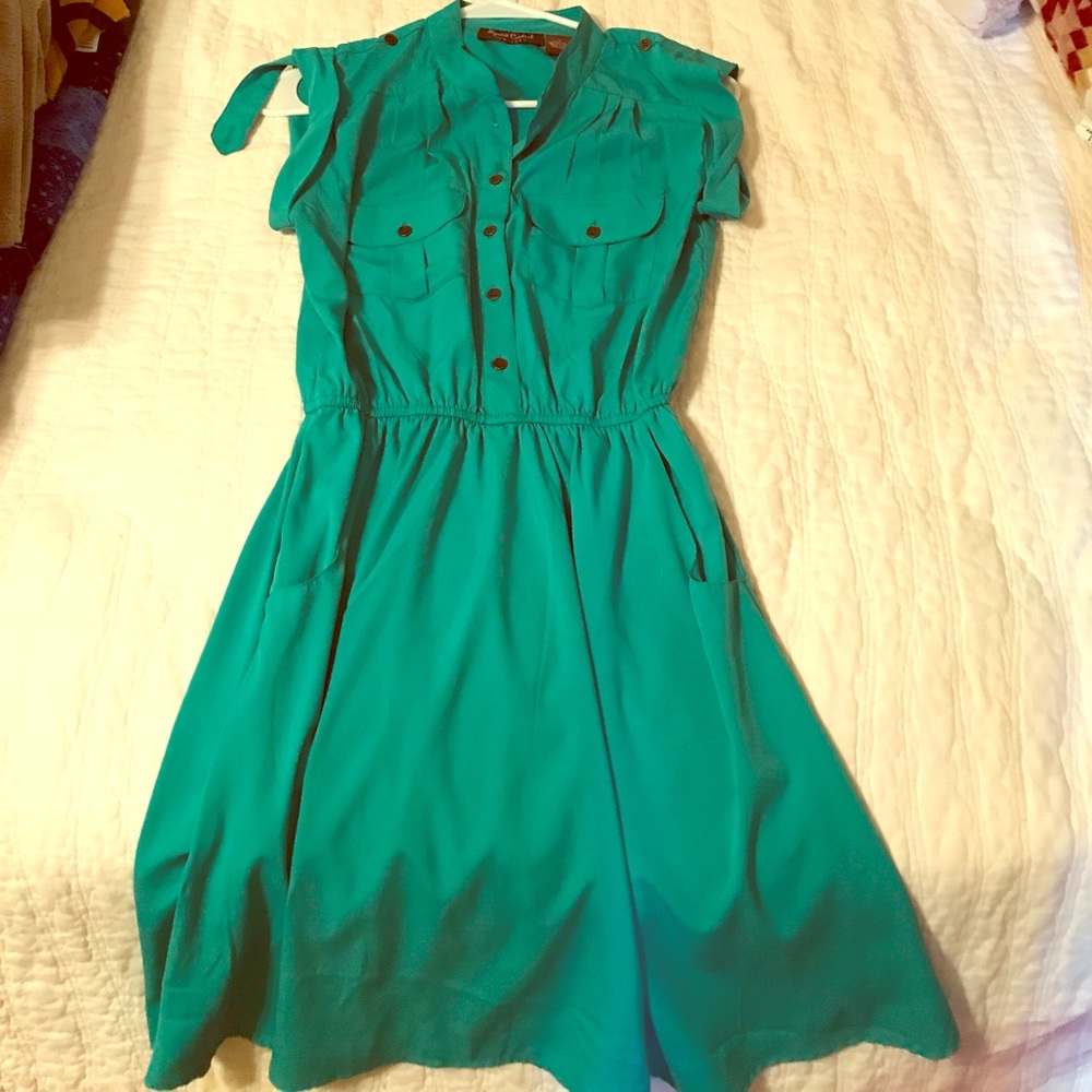 Green dress with pockets 🌿☀️