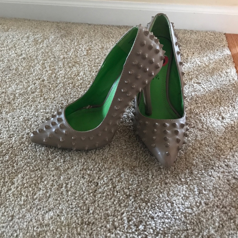 Nude heels