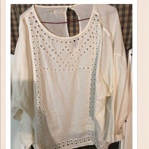 3/4" sleeve cream top