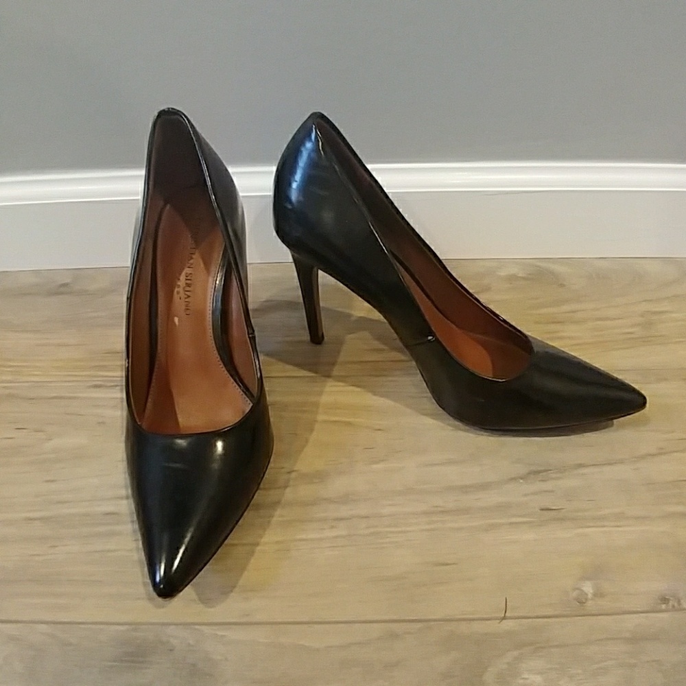 Black heels size 8