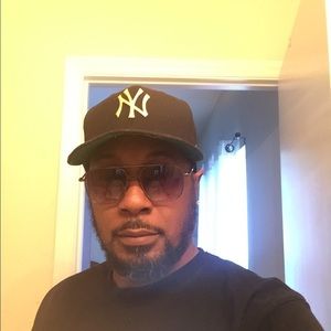 Meet your Posher, Christopher