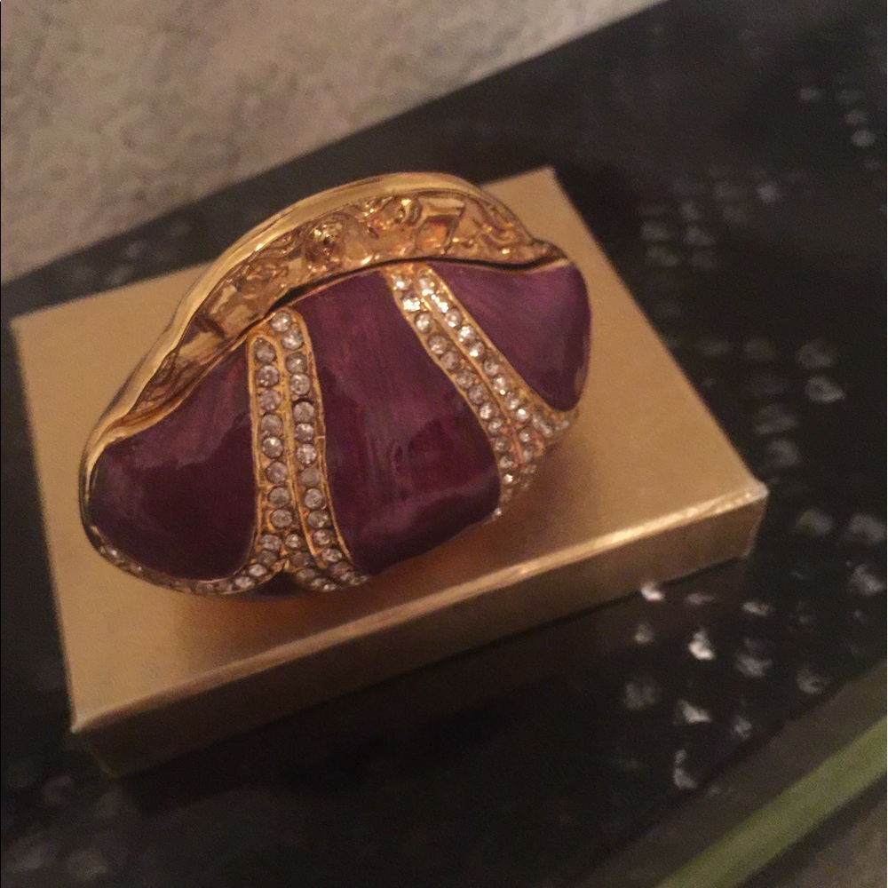 Decorative purse