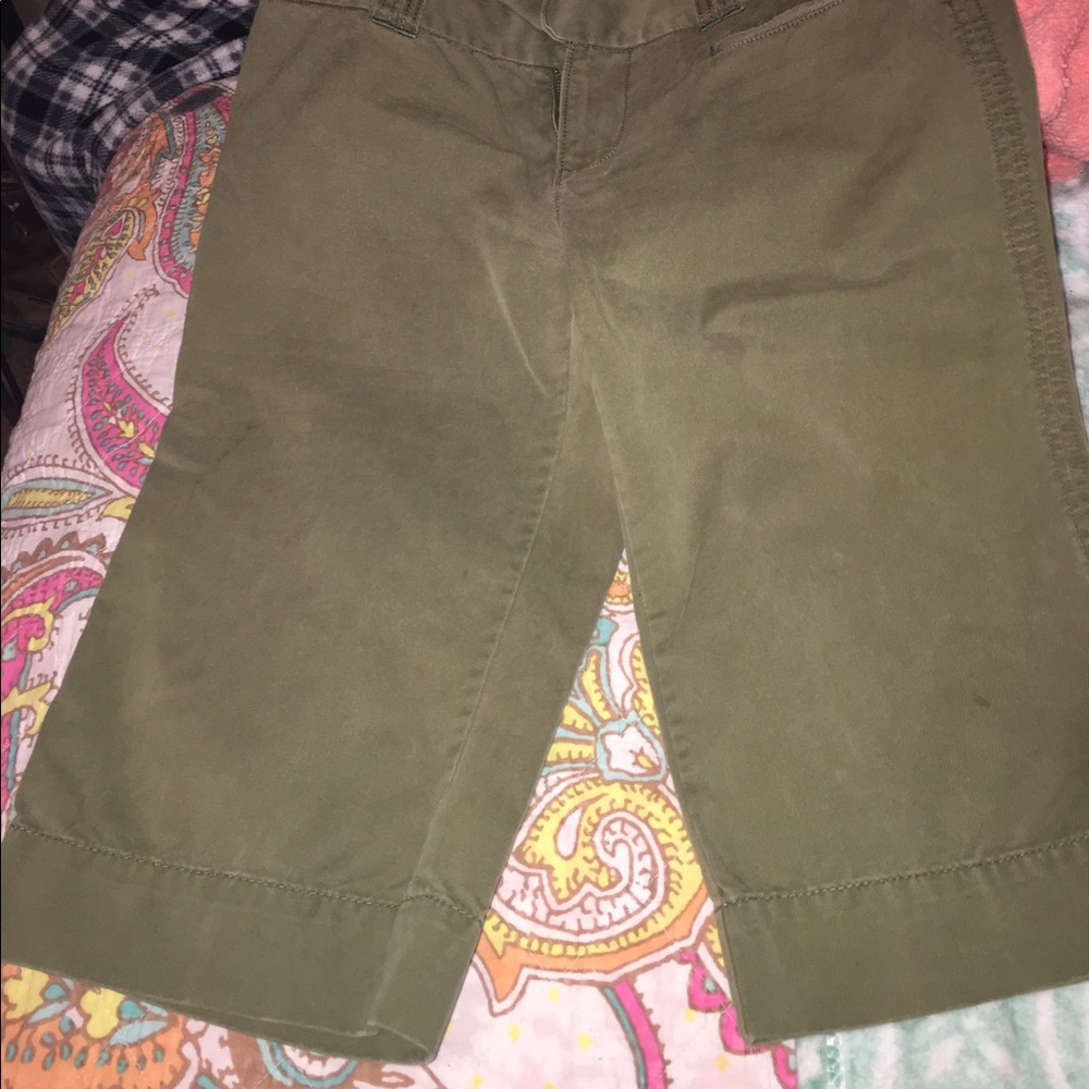 Capris - Picture 2 of 3