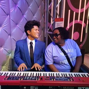 Meet your Posher, Dominique