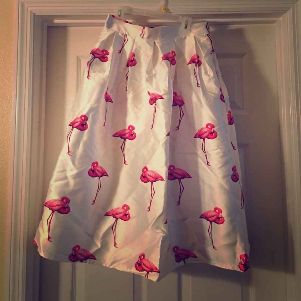 BNWT Super sweet mid calf length flamingo skirt