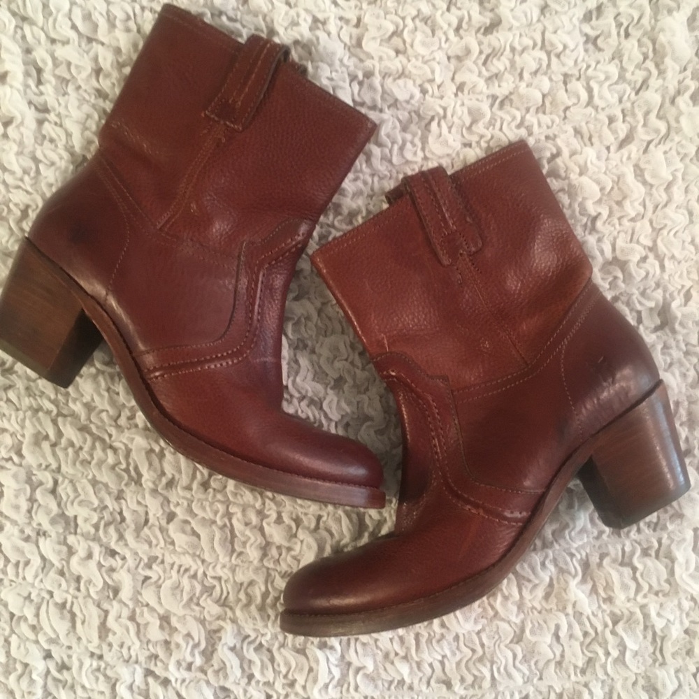 EUC- FRYE Boots 🌎