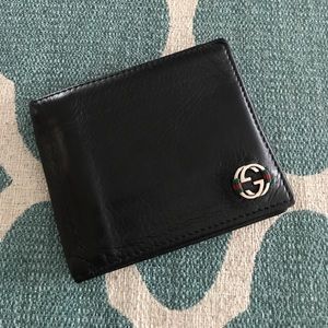 💯 Authentic Gucci Wallet