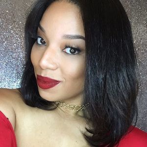 Meet your Posher, Mia