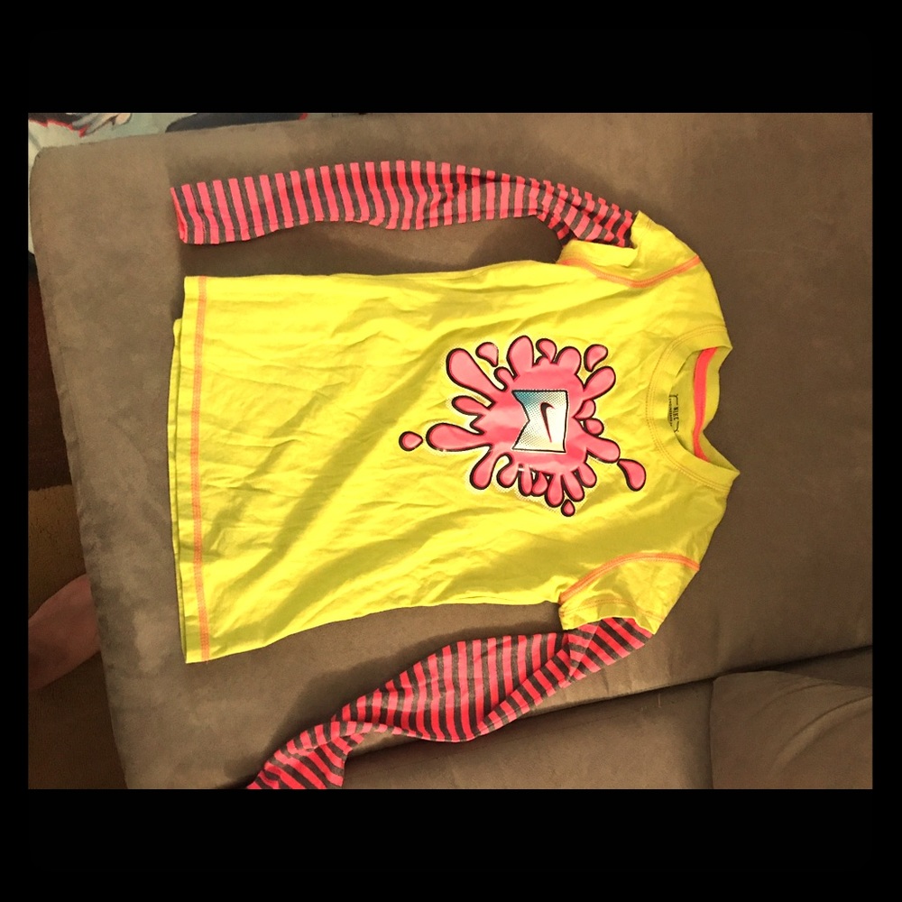 Girls Nike long sleeve shirt size XL 12-14