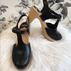 Swedish Hasbeens T-Strap Sky High Black