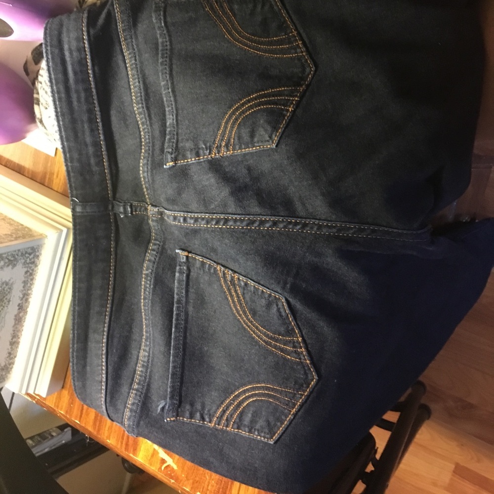 Hollister dark wash skinny jeans. Like brand new