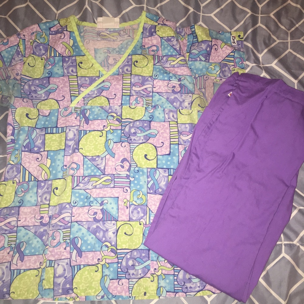 Scrub set