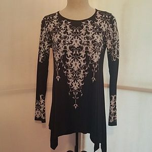 Long sleeve tunic top.