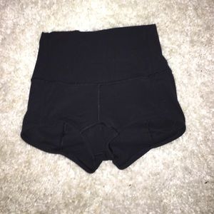 Lululemon simply bare short