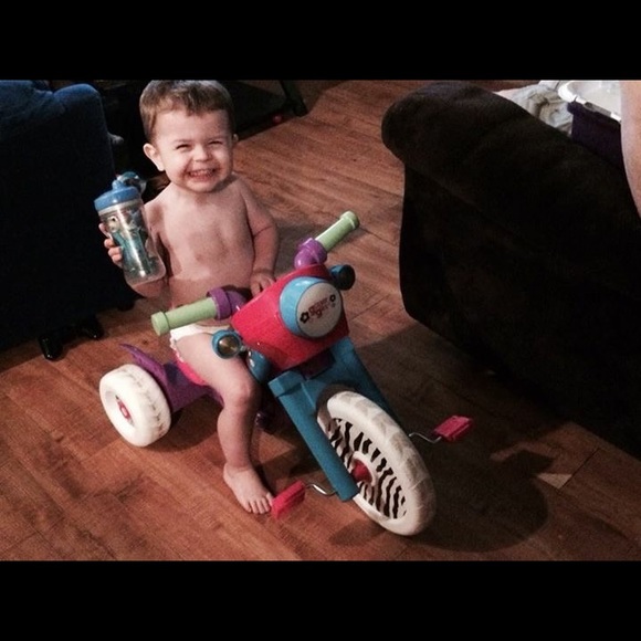 Meet your Posher, Casey - Picture 2 of 6