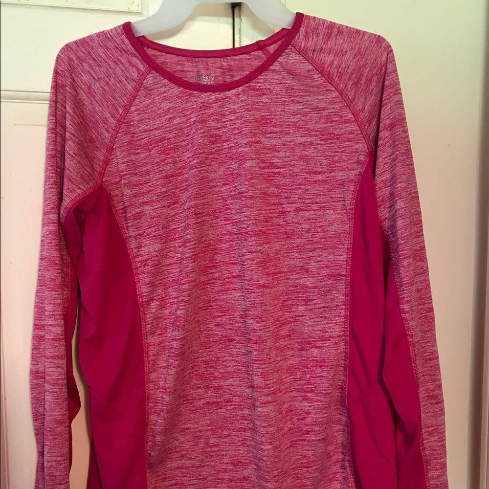 Active wear long sleeve shirts